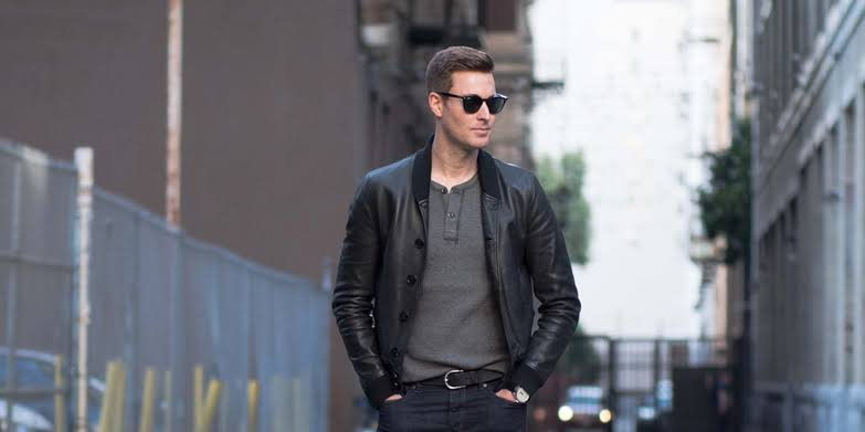 Men styling casual jackets with T-shirts, jeans, chinos, sneakers, and boots for comfortable everyday outfit ideas.